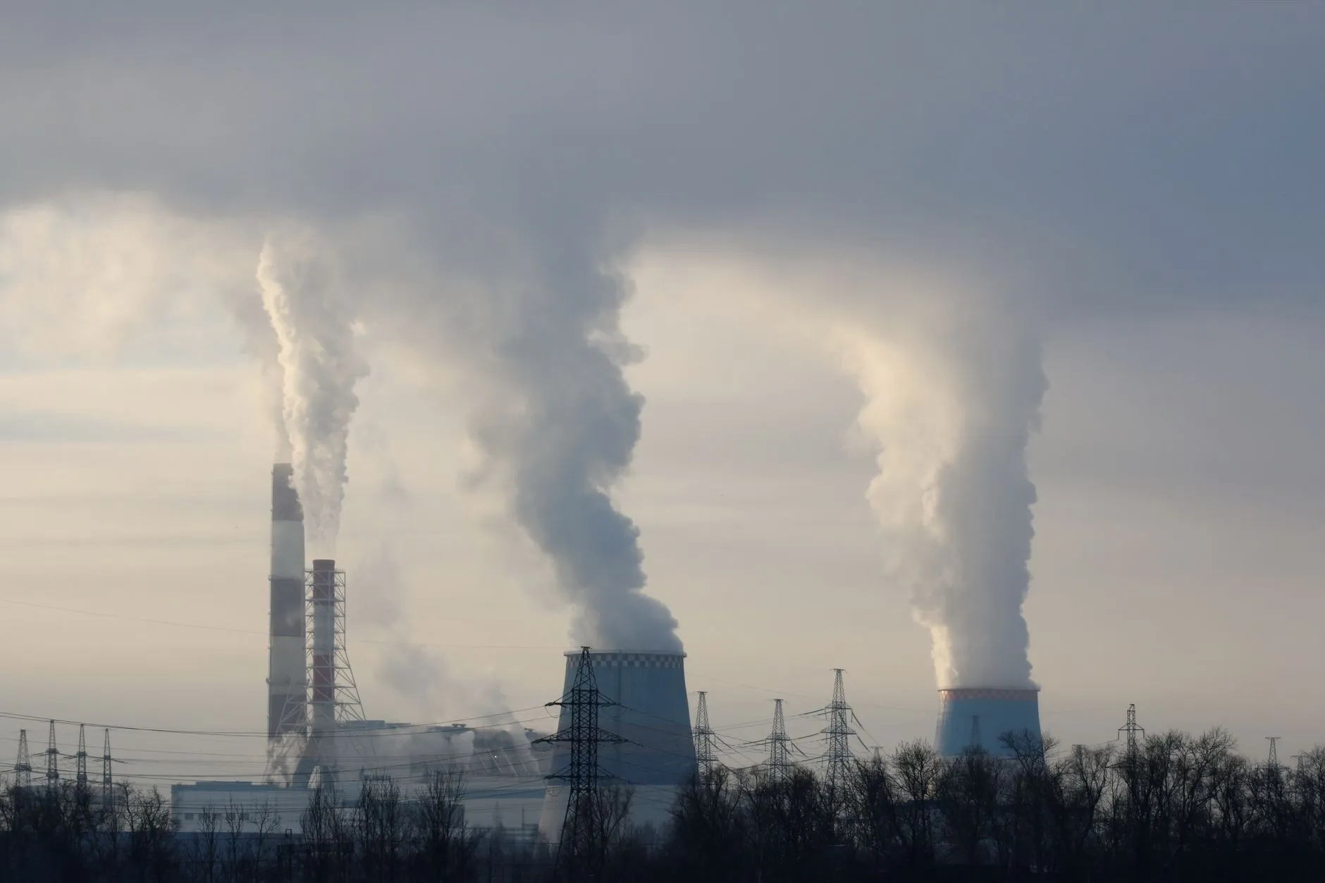US Repeals Carbon Emission Limits for Power Plants: Implications for UK Businesses