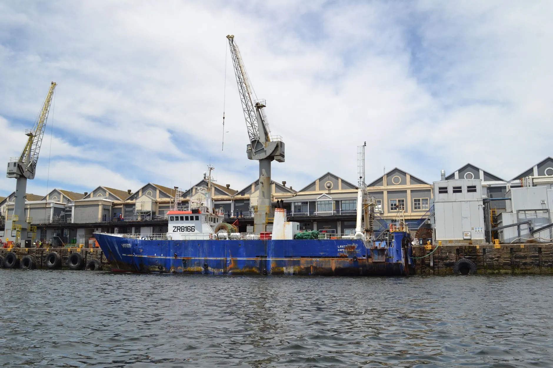 Study: Reducing Shipping Emissions through Port Electrification