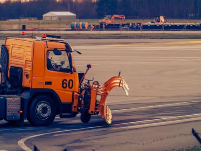 Heathrow expansion would make UK overshoot climate targets, report warns